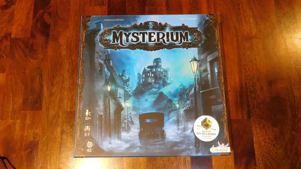 Closeup of the box cover of Mysterium.